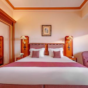 Double Room city side